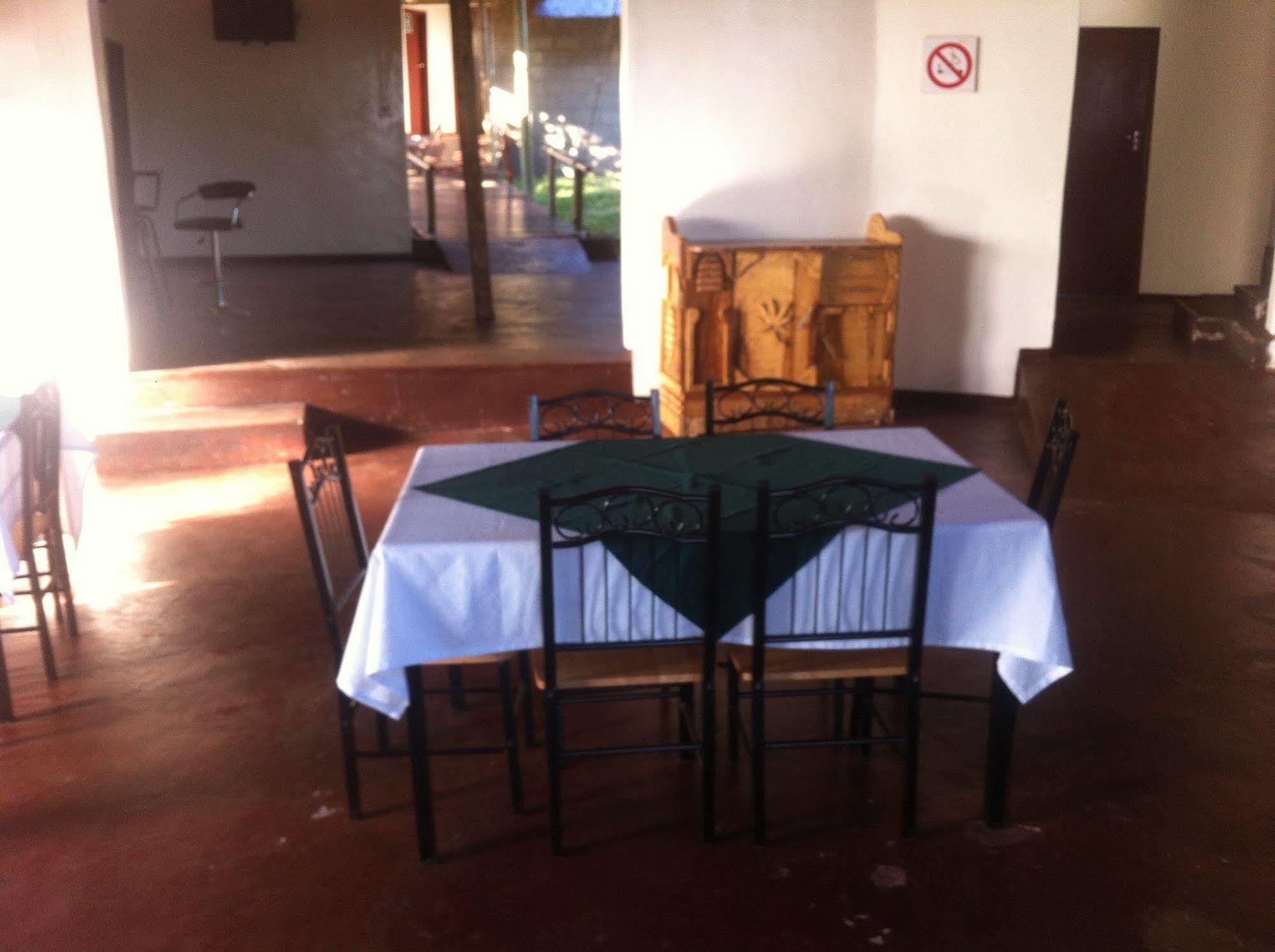 Lion Roars Lodge Lesoma Εξωτερικό φωτογραφία