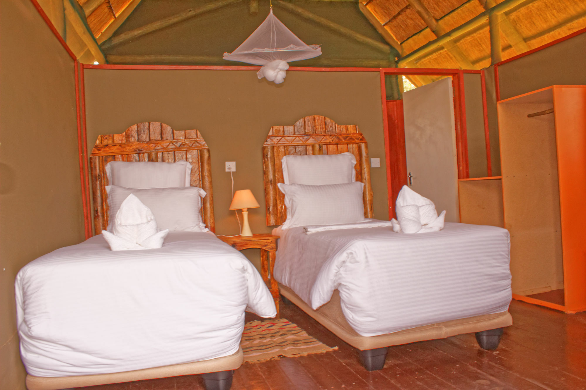 Lion Roars Lodge Lesoma Εξωτερικό φωτογραφία