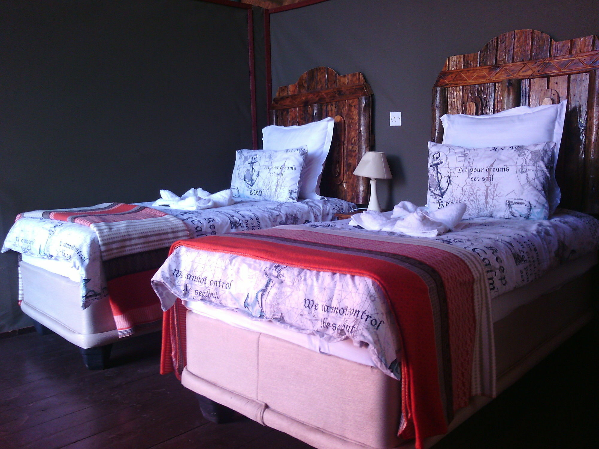 Lion Roars Lodge Lesoma Εξωτερικό φωτογραφία